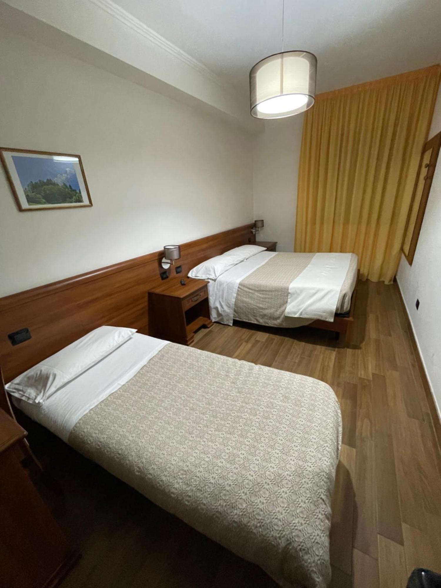 Hotel Fd Lorichella à Lorica Extérieur photo