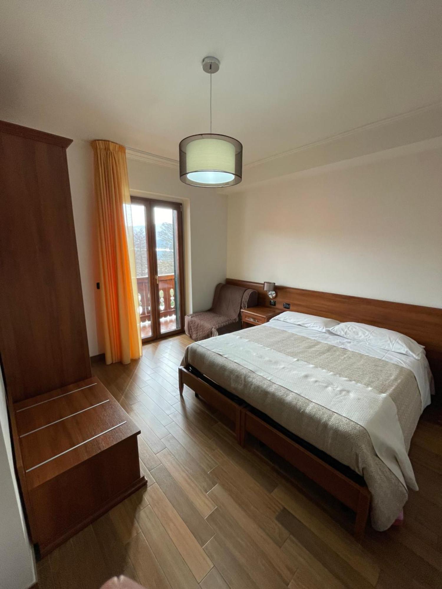 Hotel Fd Lorichella à Lorica Extérieur photo